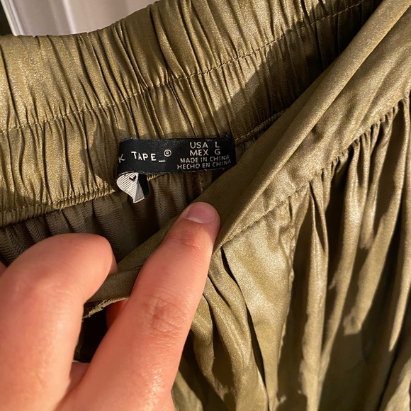 Unique and beautiful pants from Simon worn ONCE icône - Picture 3 of 4